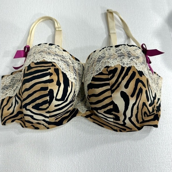 Cacique zebra print molded bra size 42DD - Picture 1 of 6